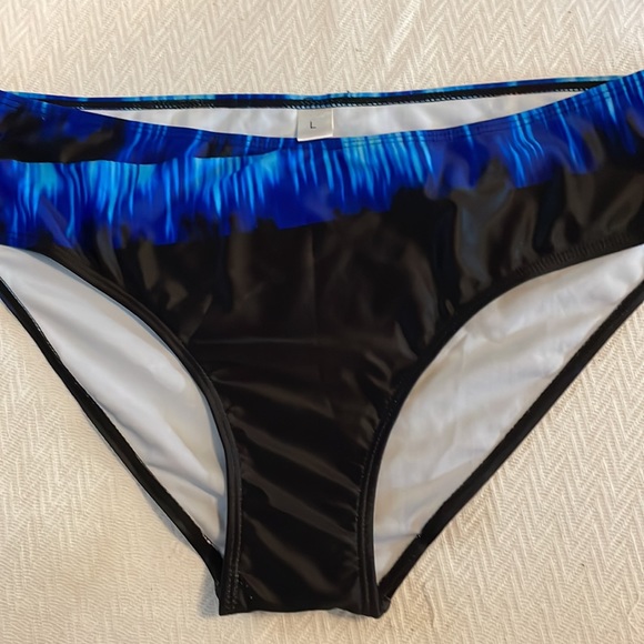 Bathing suit - Picture 2 of 9